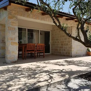 apartmani-morovi-dvori.hotelinzadar.com/