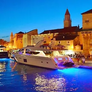 Silvana , Trogir Croatie
